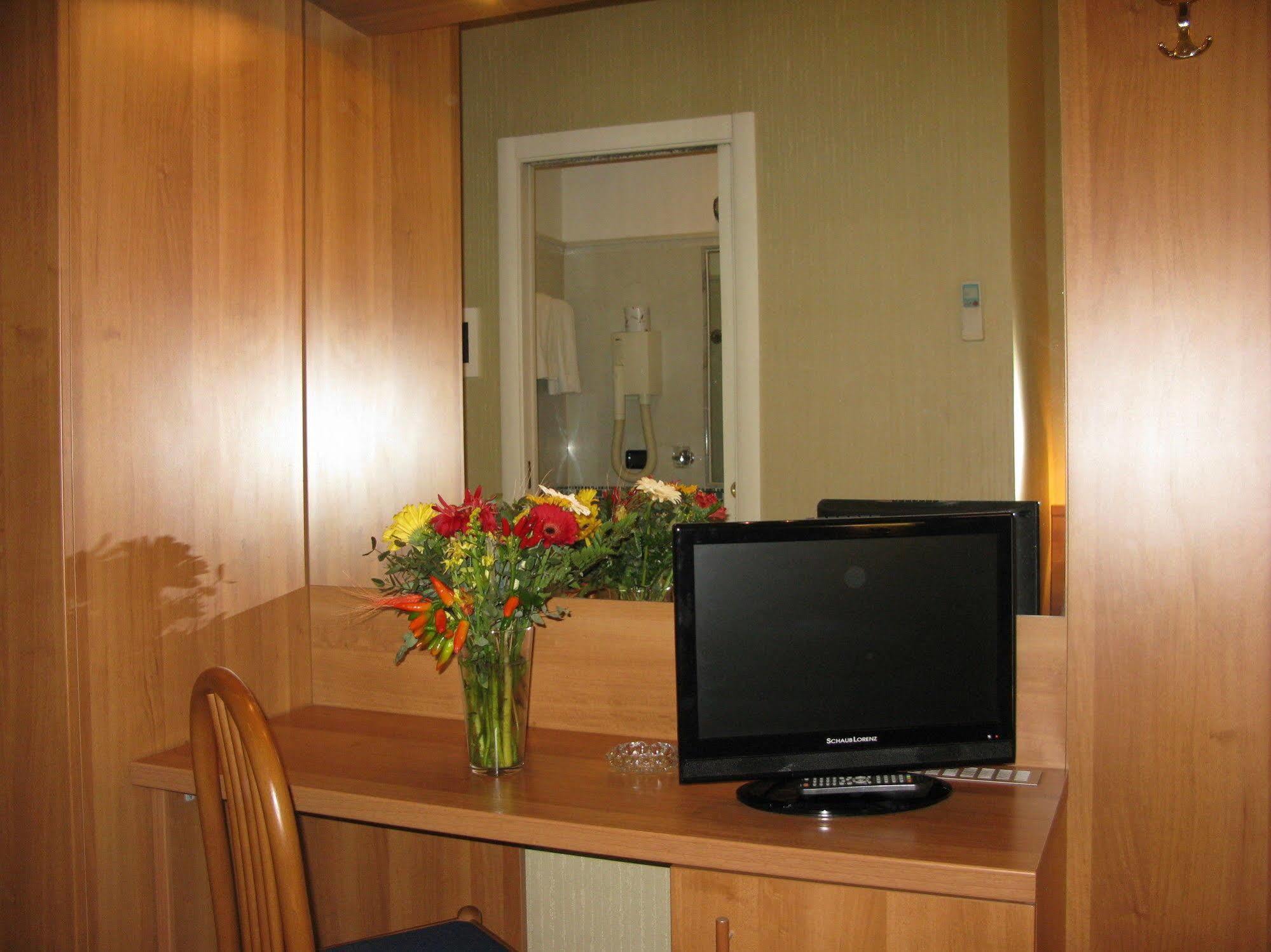 York Hotel Roma Ngoại thất bức ảnh